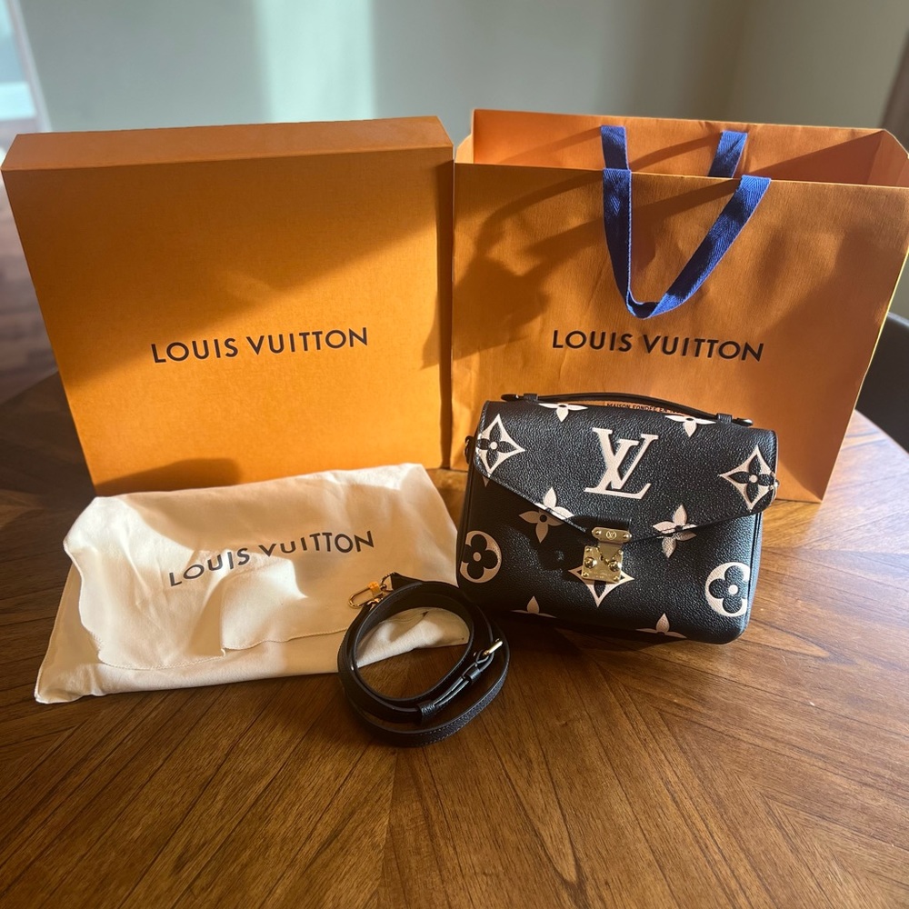Louis Vuitton Black & Beige Giant Monogram Pochette Métis Gold Hardware - Picture 2 of 16